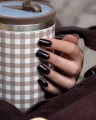 Lakier_hybrydowy_Coffee_Date_głęboki_brąz_espresso_kolekcja_Autumn_Society_Saute_Nails.webp