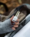 Lakier_hybrydowy_Rain_Check_chłodny_nasycony_szary_kolekcja_Autumn_Society_Saute_Nails.webp