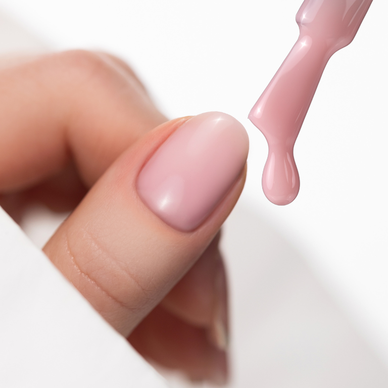 Jak wybrać bazę hybrydową? Przewodnik po bazach Saute Nails