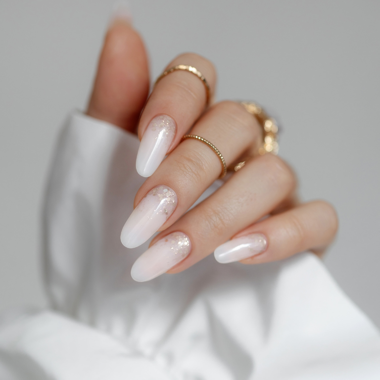 Mleczne paznokcie – jak wykonać efekt Milky Nails?